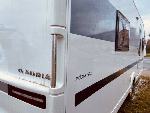 Wohnwagen Adria Adora 572 UT, 4 Schlafplätze, EZ: 07-2022